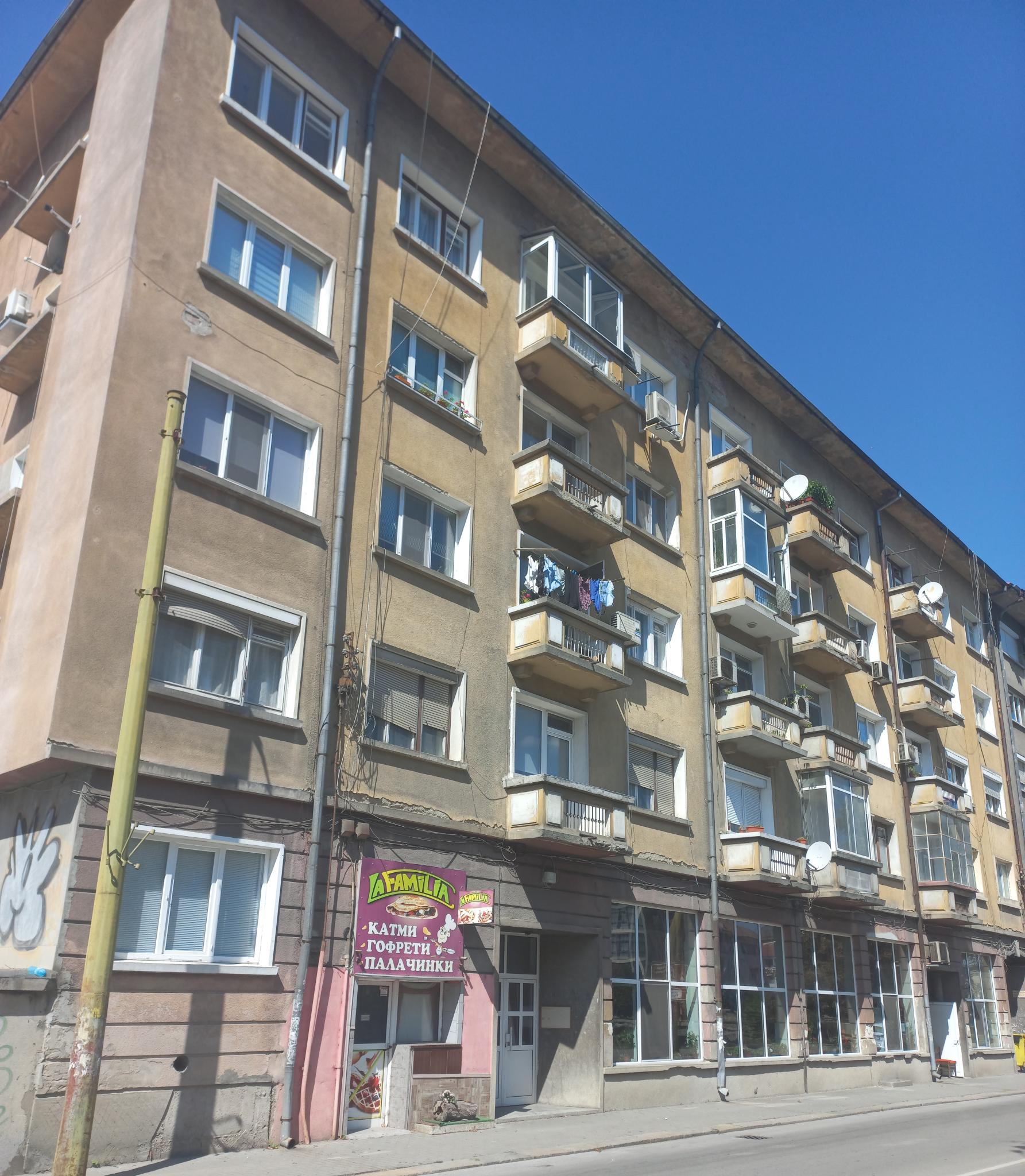 Снимка за Юрий Венелин №8, вх.А, вх.Б